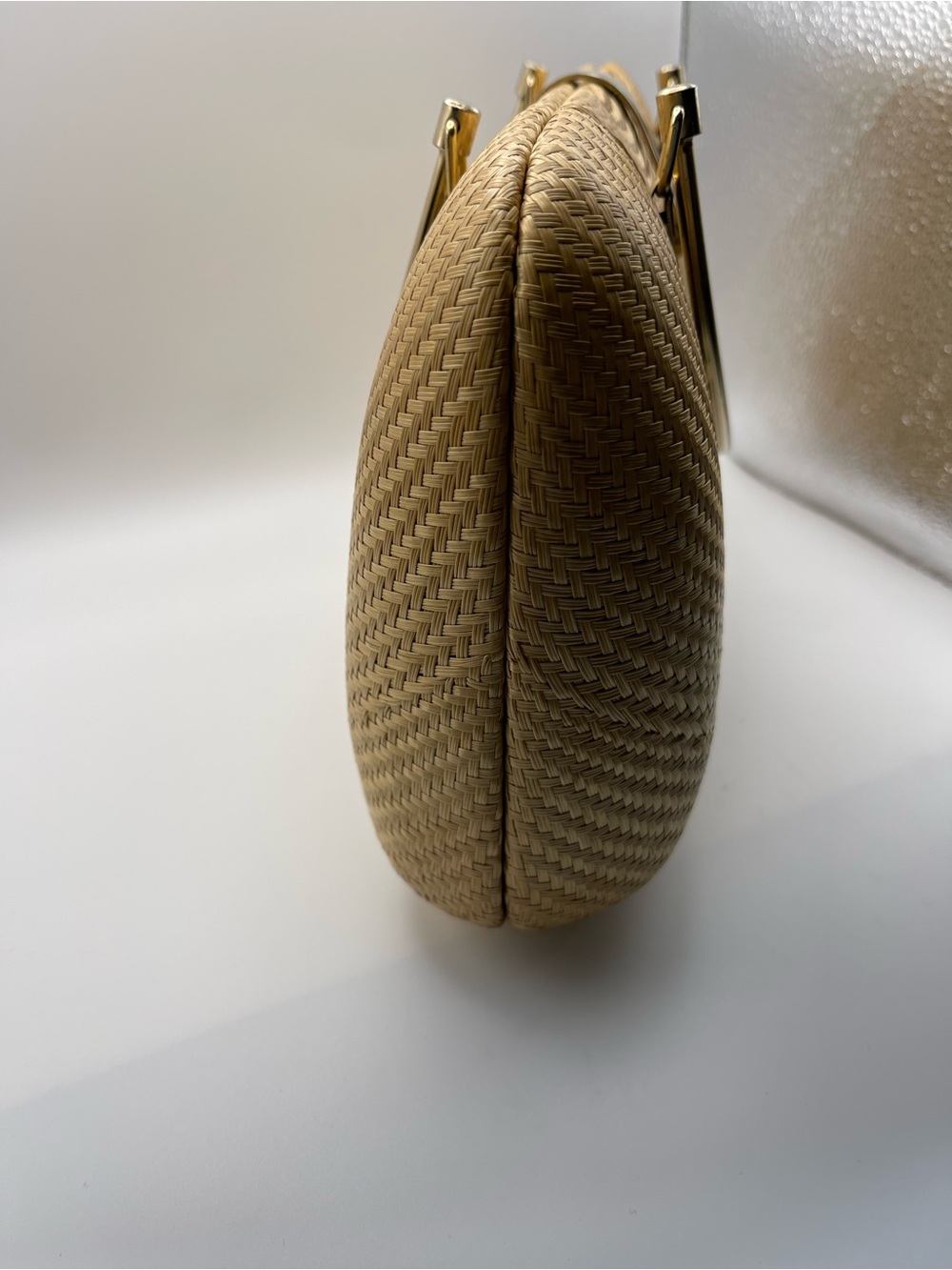 Beautiful Vintage Luxury Woven Straw Bag with Gold Hardware 60s-70s - Picture 7 of 9